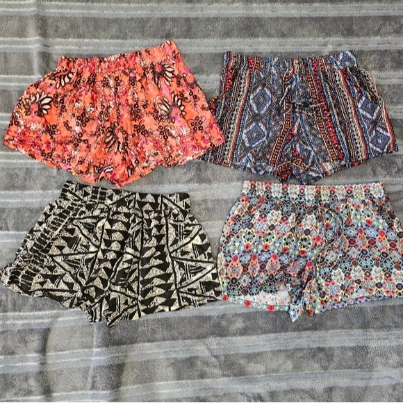 Printed Summer Shorts - Picture 1 of 3